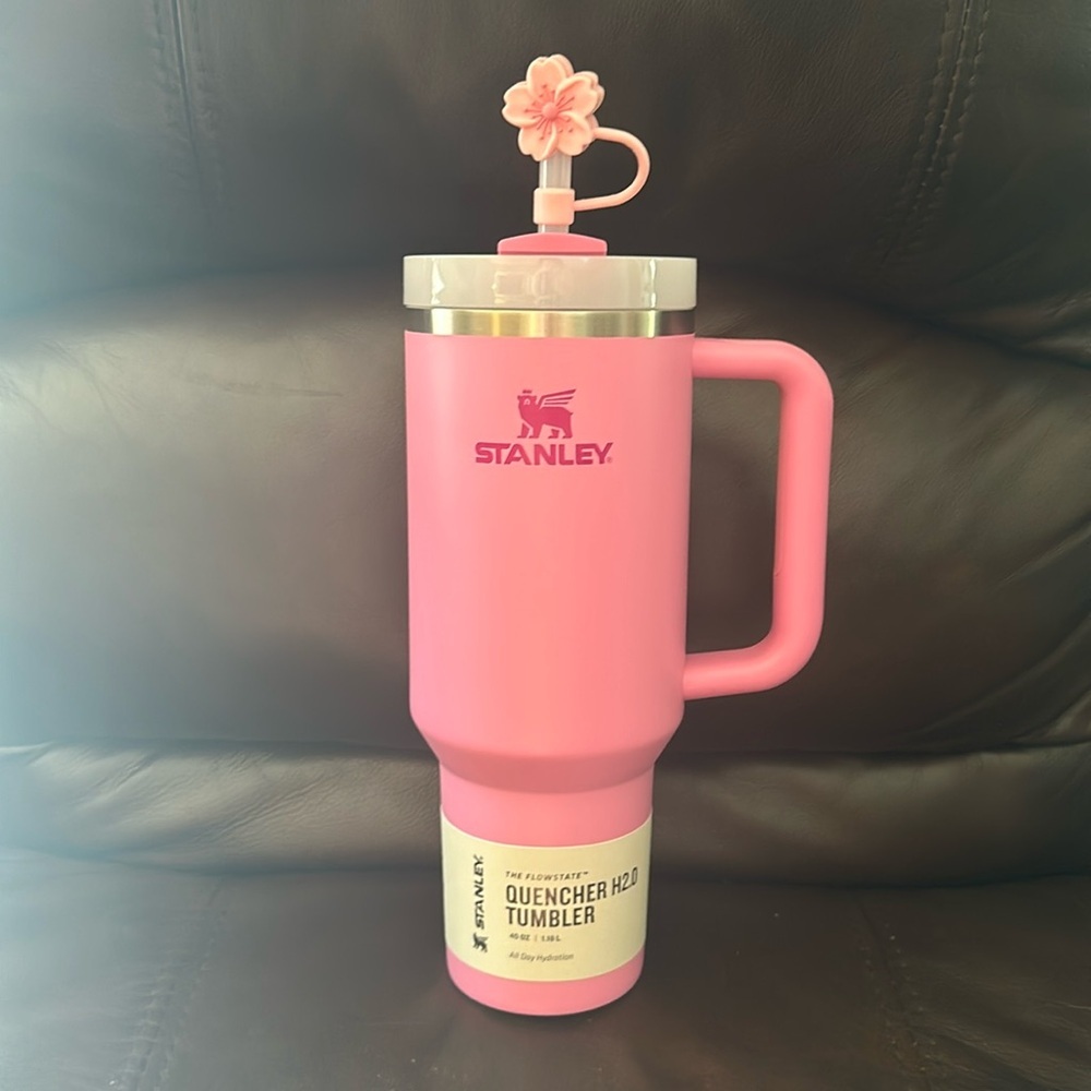 NWT Viral Pink Peony Stanley 40 oz w/ Flower Straw Cover - Picture 2 of 2